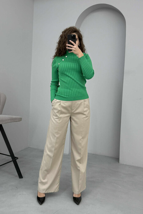 TRIKO NJË NGJYRËSHE ME JAKË GOLF DHE BUTONA PËR FEMRA NË NGJYRË JESHILE - KLAUDIO FASHION