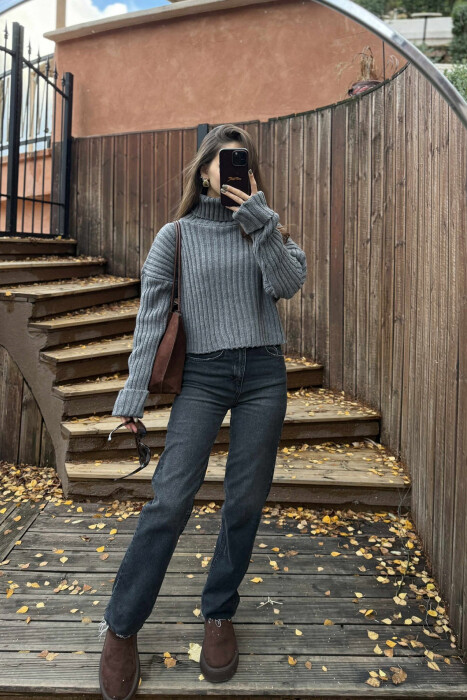 GOLF I THJESHTË PËR FEMRA NË NGJYRËN GRI - KLAUDIO FASHION