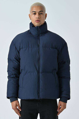 HIGH NECK MEN PUFFER JACKET DARK BLUE/BEE 