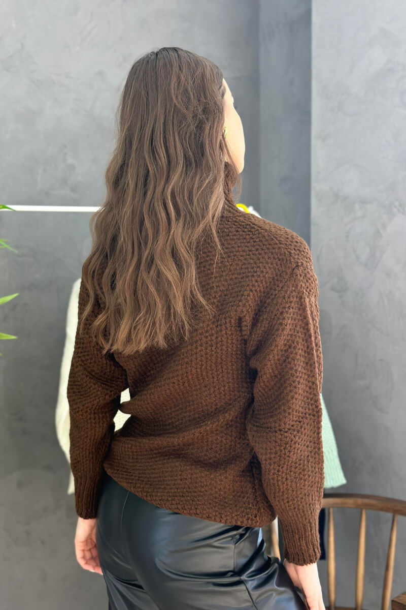 HIGH NECK ONE COLOR SIMPLE WOMAN SWEATER DARK BROWN/KAE - 2