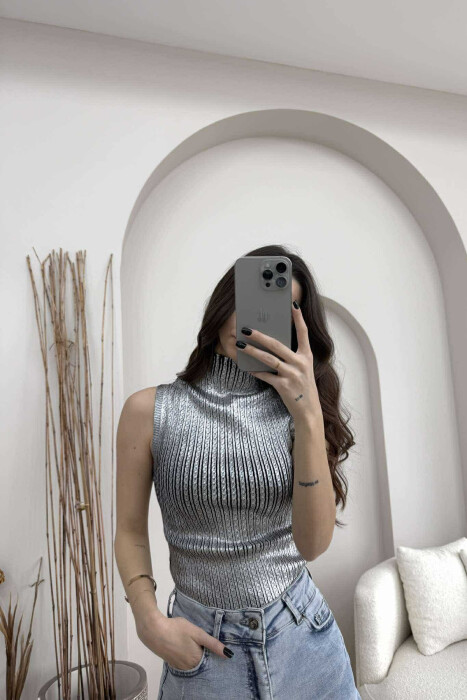 HIGH NECK SHINNY MATERIAL WOMEN TANK TOP SILVER/ARGJEND 