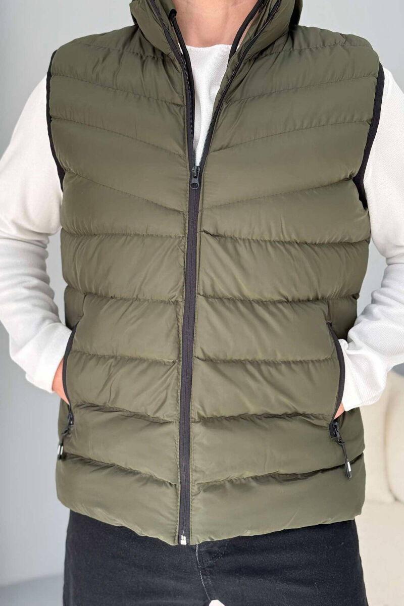 HOOD ZIPPER POCKET MEN VEST IN LIGHT GREEN COLOR - 2