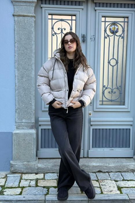 HOOD ONE COLOR WOMEN PUFFER JACKET BEIGE/BEZHE - KLAUDIO FASHION
