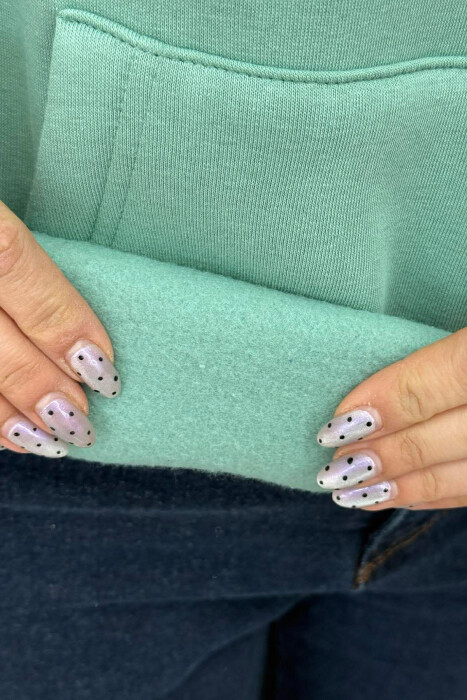 HOODIE E THJESHTE NJË NGJYRESHE ME PUSH PER FEMRA NË NGJYRE MENTE TE ERRET - 4