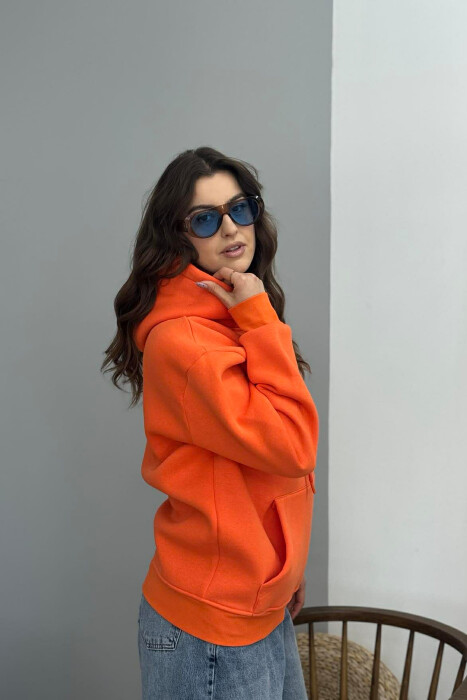 HOODIE E THJESHTE NJË NGJYRESHE ME PUSH PER FEMRA NË NGJYRE PORTOKALLI - 3