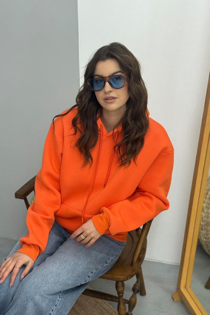 HOODIE E THJESHTE NJË NGJYRESHE ME PUSH PER FEMRA NË NGJYRE PORTOKALLI - 4