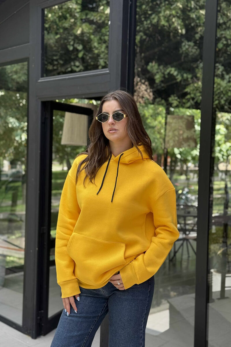 HOODIE E THJESHTË NJË NGJYRËSHE ME PUSH PËR FEMRA NË NGJYRË TË VERDHË - 2