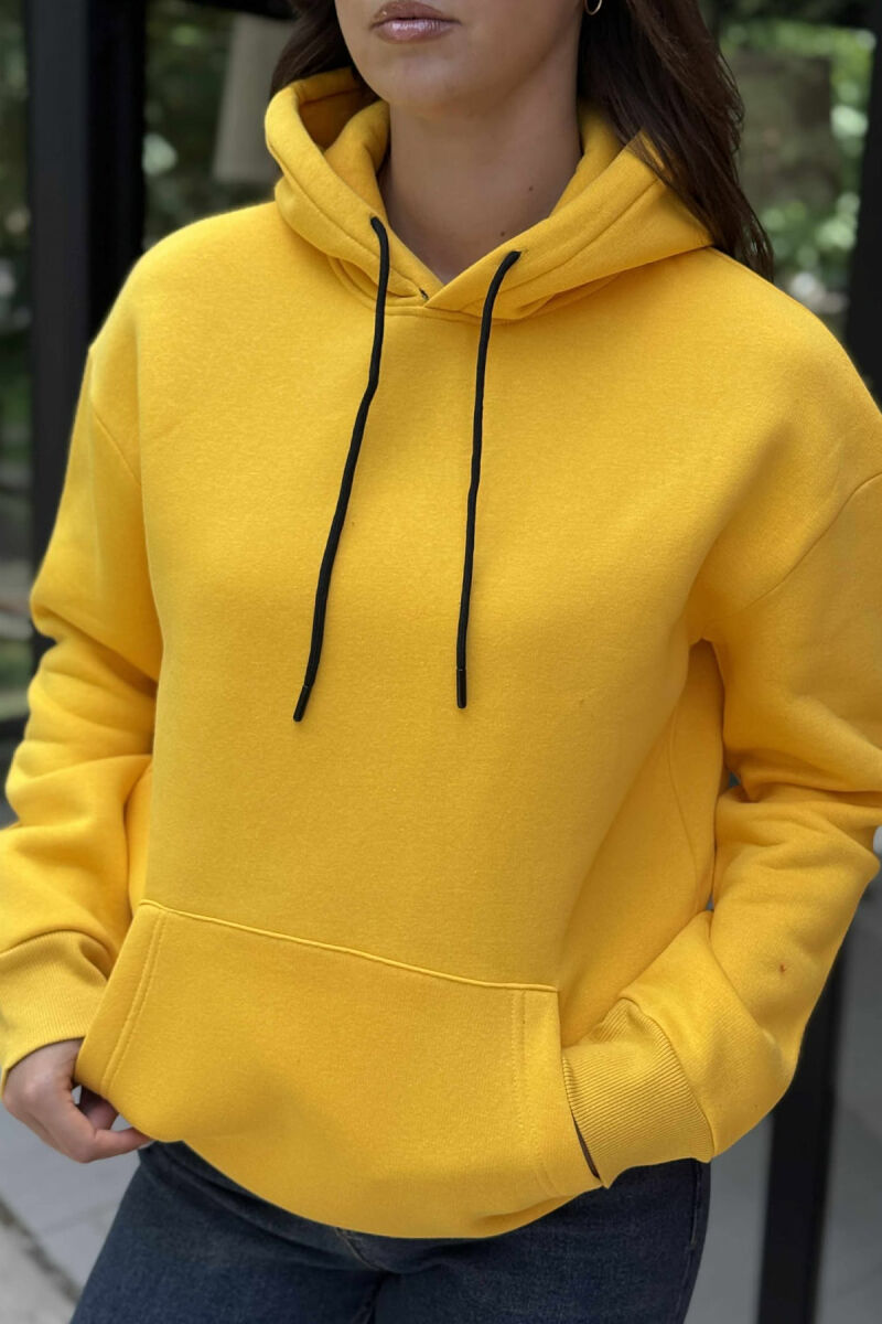 HOODIE E THJESHTË NJË NGJYRËSHE ME PUSH PËR FEMRA NË NGJYRË TË VERDHË - 4