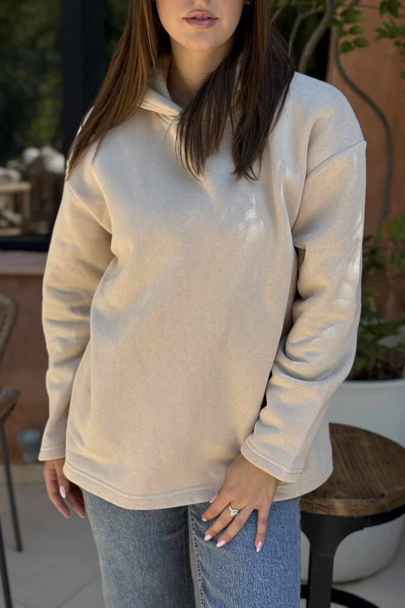 HOODIE E THJESHTË NJË NGJYRËSHE ME PUSH PËR FEMRA NË NGJYRËN BEZHË - 4