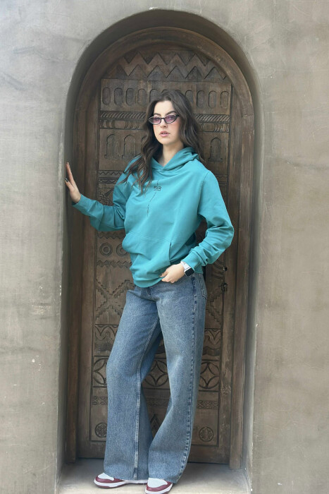 HOODIE E THJESHTË NJË NGJYRËSHE PËR FEMRA NË NGJYRË GURKALI - 1