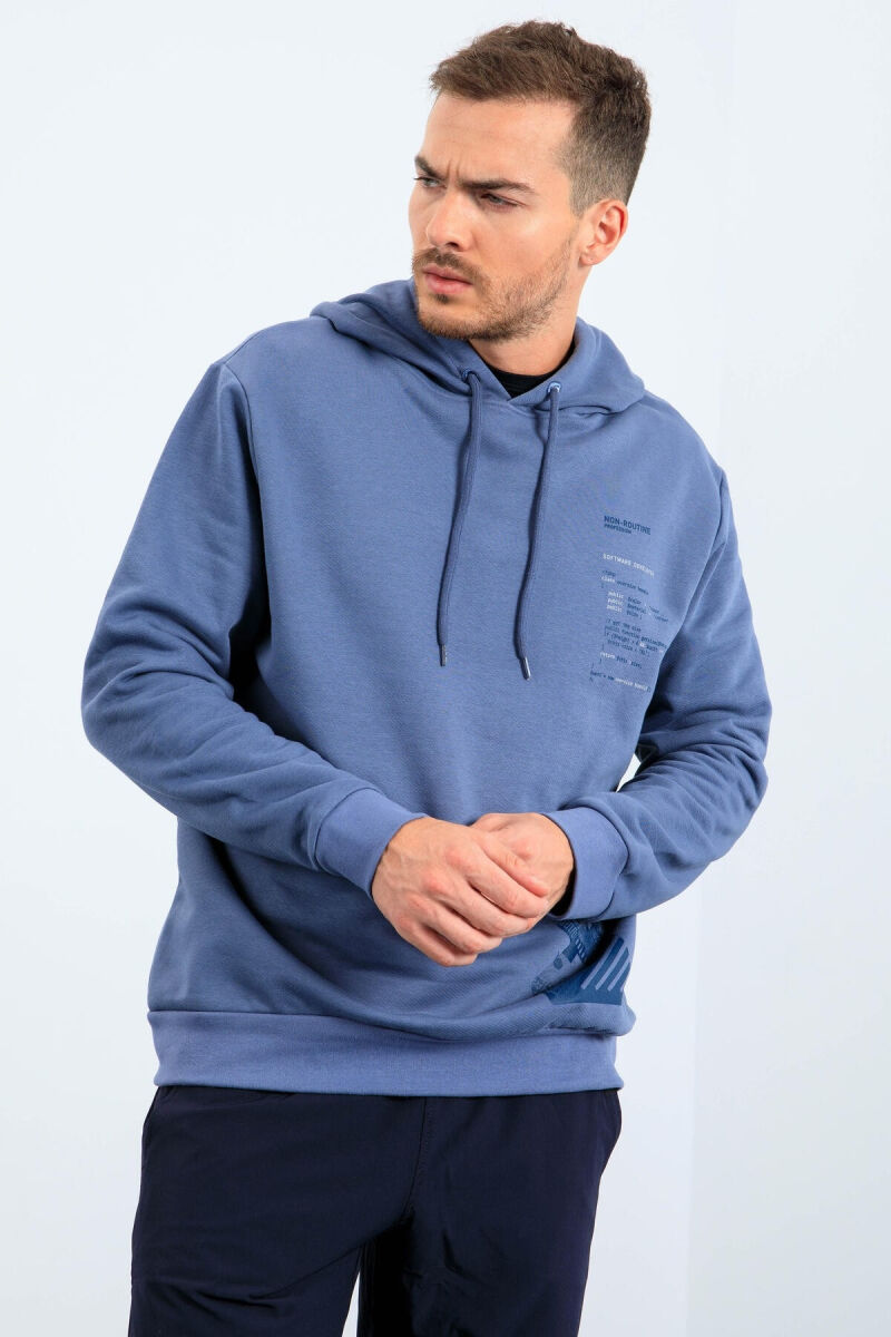 HOODIE E THJESHTË NJË NGJYRËSHE PËR MESHKUJ NË NGJYRËN BLU TË ZBARDHUR - 6