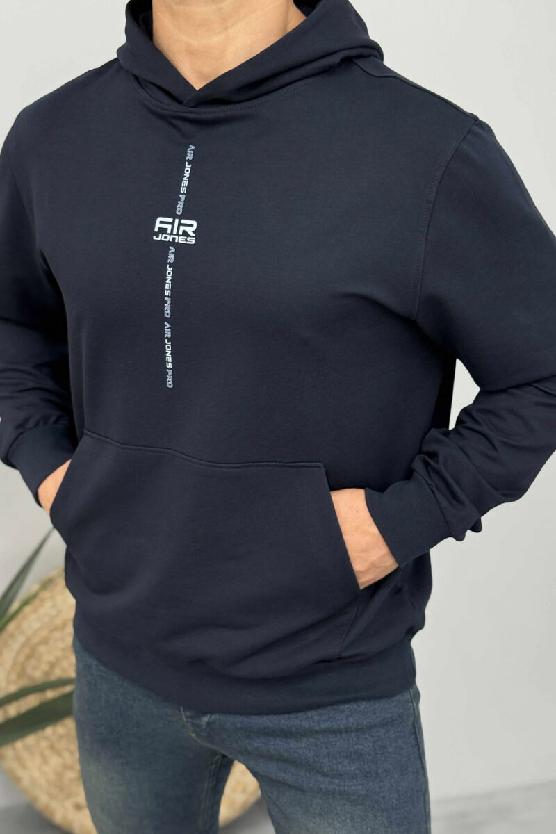 HOODIE E THJESHTË NJË NGJYRËSHE PËR MESHKUJ NË NGJYRËN BLU TË ERRËT - 4