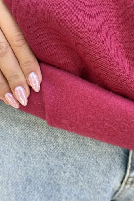 HOODIE E THJESHTË NJËNGJYRËSHE ME PUSH PËR FEMRA NË NGJYRË VISHNJË - 5