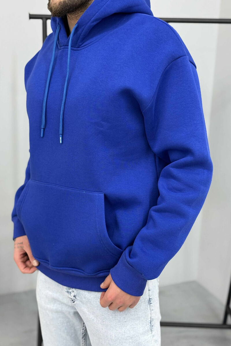 HOODIE E THJESHTË NJËNGJYRËSHE ME PUSH PËR MESHKUJ NË NGJYRËN BLU - 3