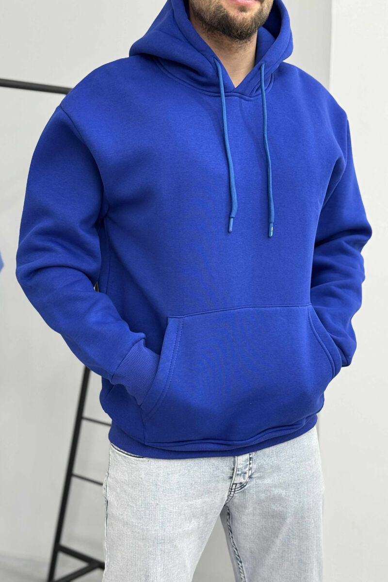 HOODIE E THJESHTË NJËNGJYRËSHE ME PUSH PËR MESHKUJ NË NGJYRËN BLU - 2