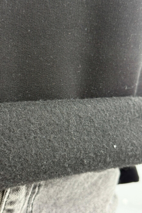 HOODIE E THJESHTË PËR FEMRA NË NGJYRËN E ZEZË - 3