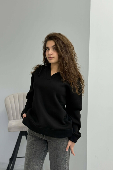 HOODIE E THJESHTË PËR FEMRA NË NGJYRËN E ZEZË - 4