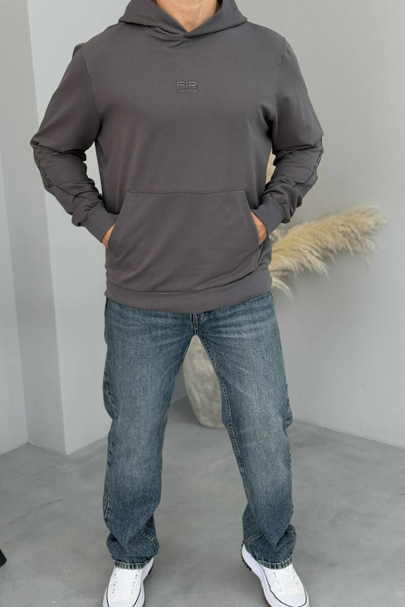 HOODIE ME LOGO TË THJESHTË TË VOGËL PARA PËR MESHKUJ NË NGJYRËN GRI TË ERRËT - 1