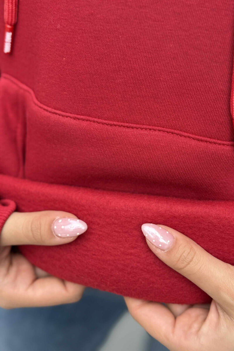 HOODIE ME PUSH DHE DIZAJN NË PJESËN PARA DHE PAS PËR FEMRA NË NGJYRË TË KUQE - 4