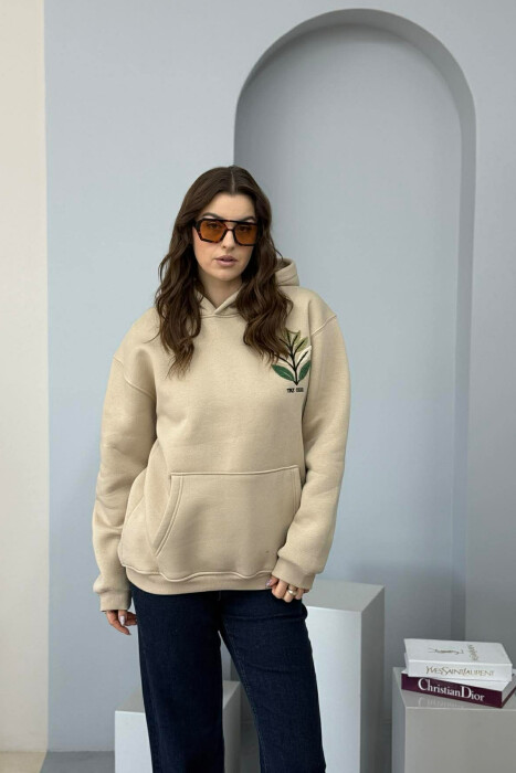 HOODIE ME PUSH DHE ME DIZJAN NE PJESEN PARA & PAS PER FEMRA NE NGJYRE BEZHE - 1