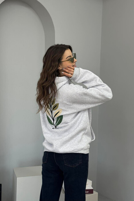 HOODIE ME PUSH DHE ME DIZJAN NE PJESEN PARA & PAS PER FEMRA NE NGJYRE GRI TE ZBARDHUR - 3