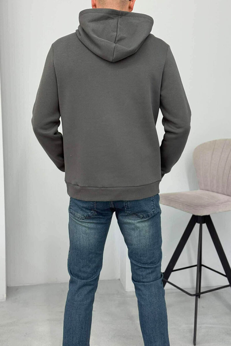 HOODIE ME PUSH DHE ME LOGO PARA PËR MESHKUJ NË NGJYRËN GRI TË ERRËT - 4