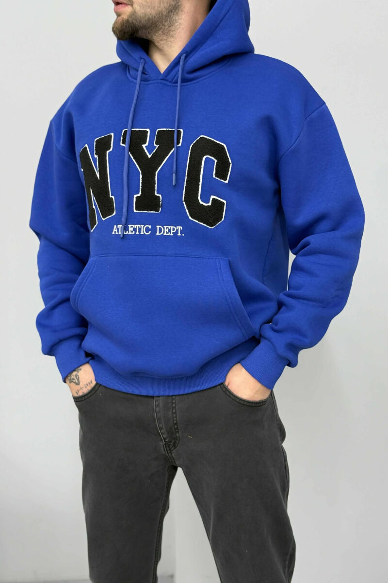 HOODIE ME PUSH DHE ME LOGO TË THJESHTË NYC PARA PËR MESHKUJ NË NGJYRËN BLU - 2