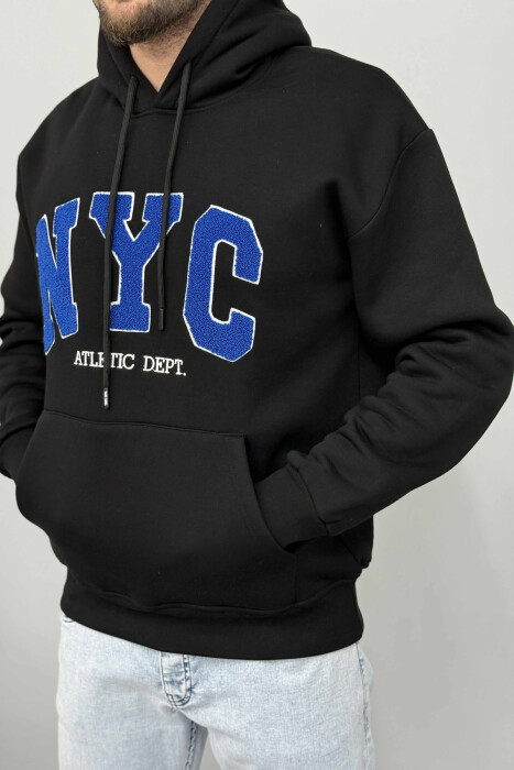 HOODIE ME PUSH DHE ME LOGO TË THJESHTË NYC PARA PËR MESHKUJ NË NGJYRËN E ZEZË - 2