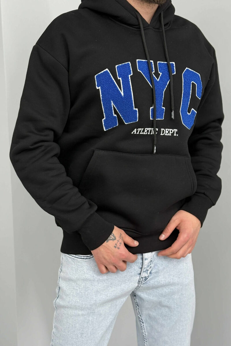 HOODIE ME PUSH DHE ME LOGO TË THJESHTË NYC PARA PËR MESHKUJ NË NGJYRËN E ZEZË - 5