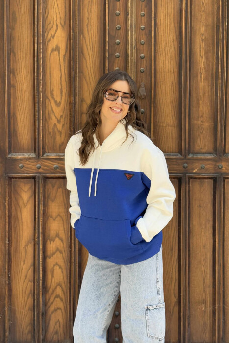 HOODIE ME PUSH DHE ME LOGO TË VOGËL PËR FEMRA NË NGJYRËN BLU - 1