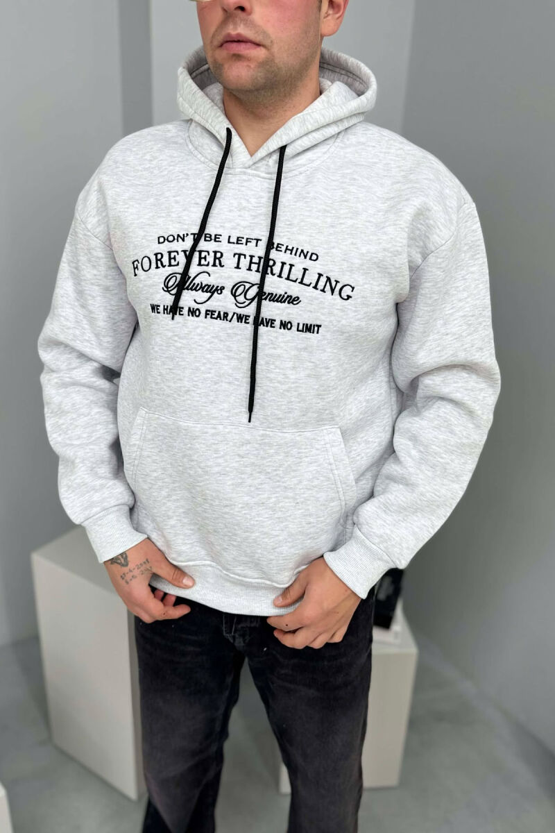 HOODIE ME PUSH DHE ME SHKRIM PARA PËR MESHKUJ NË NGJYRE GRI TE ZBARDHUR - 2