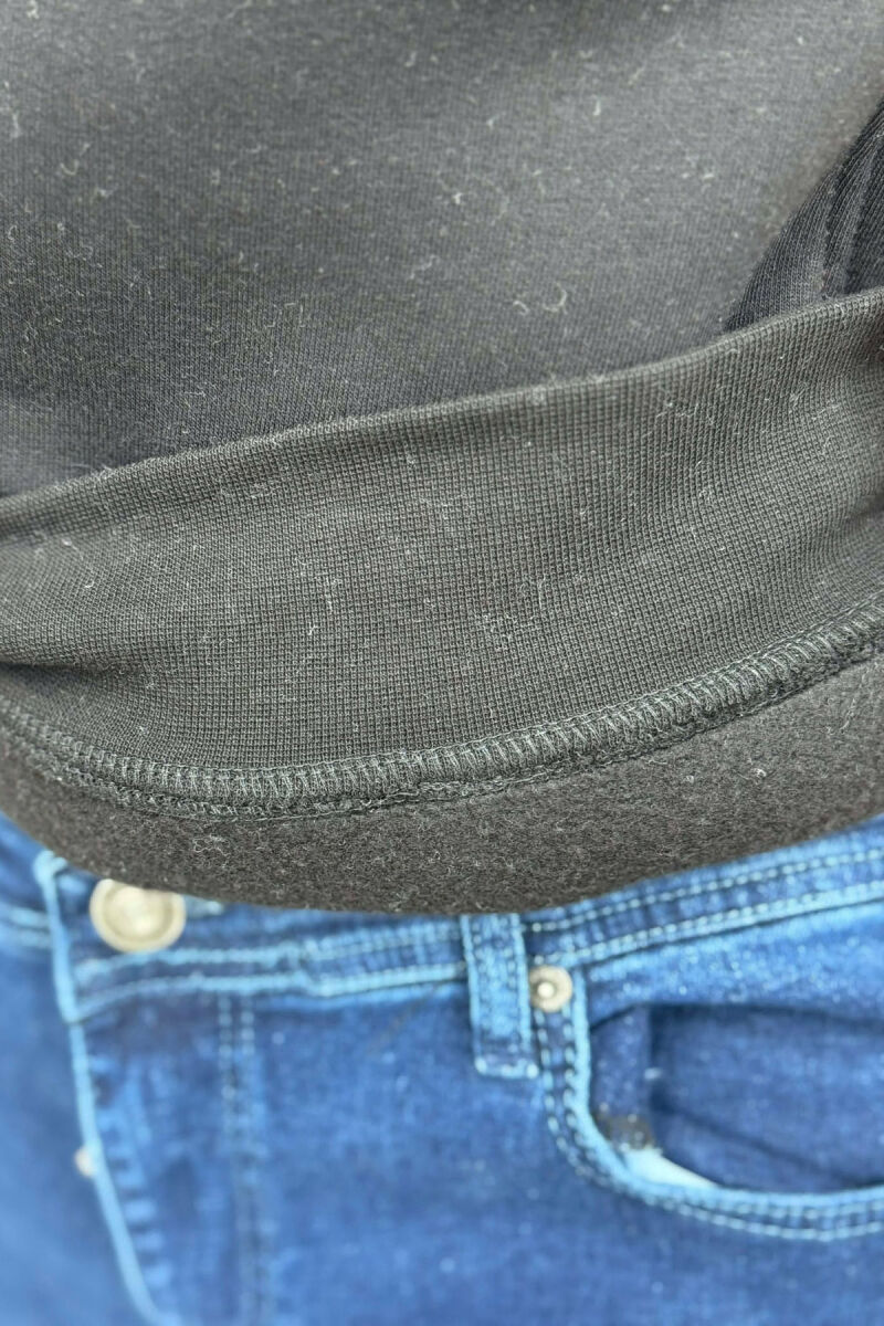 HOODIE ME PUSH DHE ME SHKRIM PARA PËR MESHKUJ NË NGJYRE TE ZEZE - 5