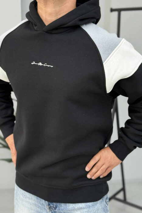 HOODIE ME PUSH DHE ME SHKRIM TË THJESHTË NË PJESËN PARA PËR MESHKUJ NË NGJYRË TË ZEZË - 5