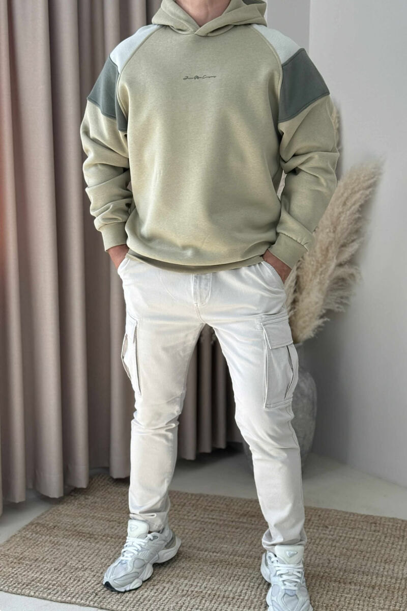 HOODIE ME PUSH DHE ME SHKRIM TË THJESHTË NË PJESËN PARA PËR MESHKUJ NË NGJYRË ULLI - 1