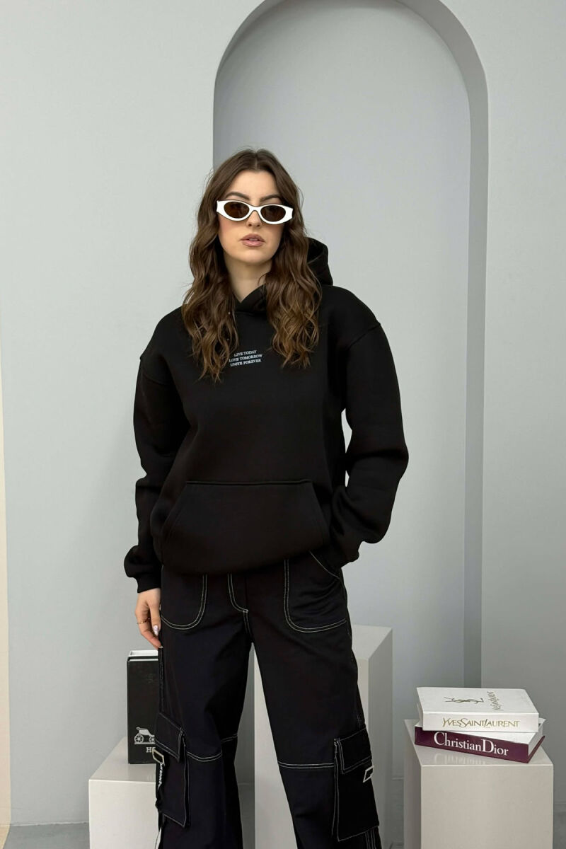 HOODIE ME PUSH DHE SHKRIME NE PJESEN PARA PER FEMRA NE NGJYRE TE ZEZE - 1