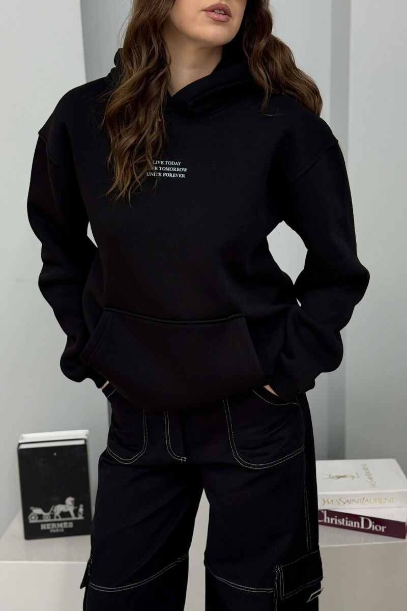 HOODIE ME PUSH DHE SHKRIME NE PJESEN PARA PER FEMRA NE NGJYRE TE ZEZE - 3