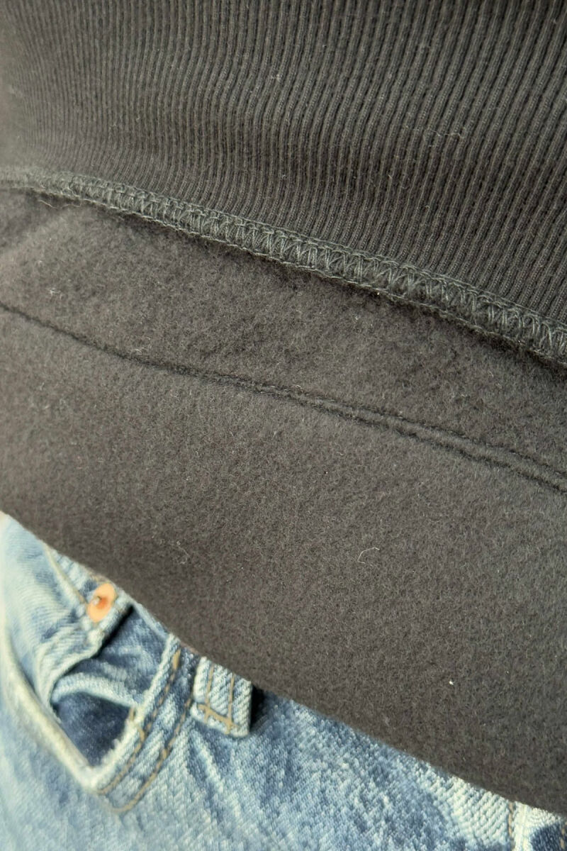 HOODIE ME PUSH ME DETAJIN E XHEPIT PËR MESHKUJ NË NGJYRËN E ZEZË - 5