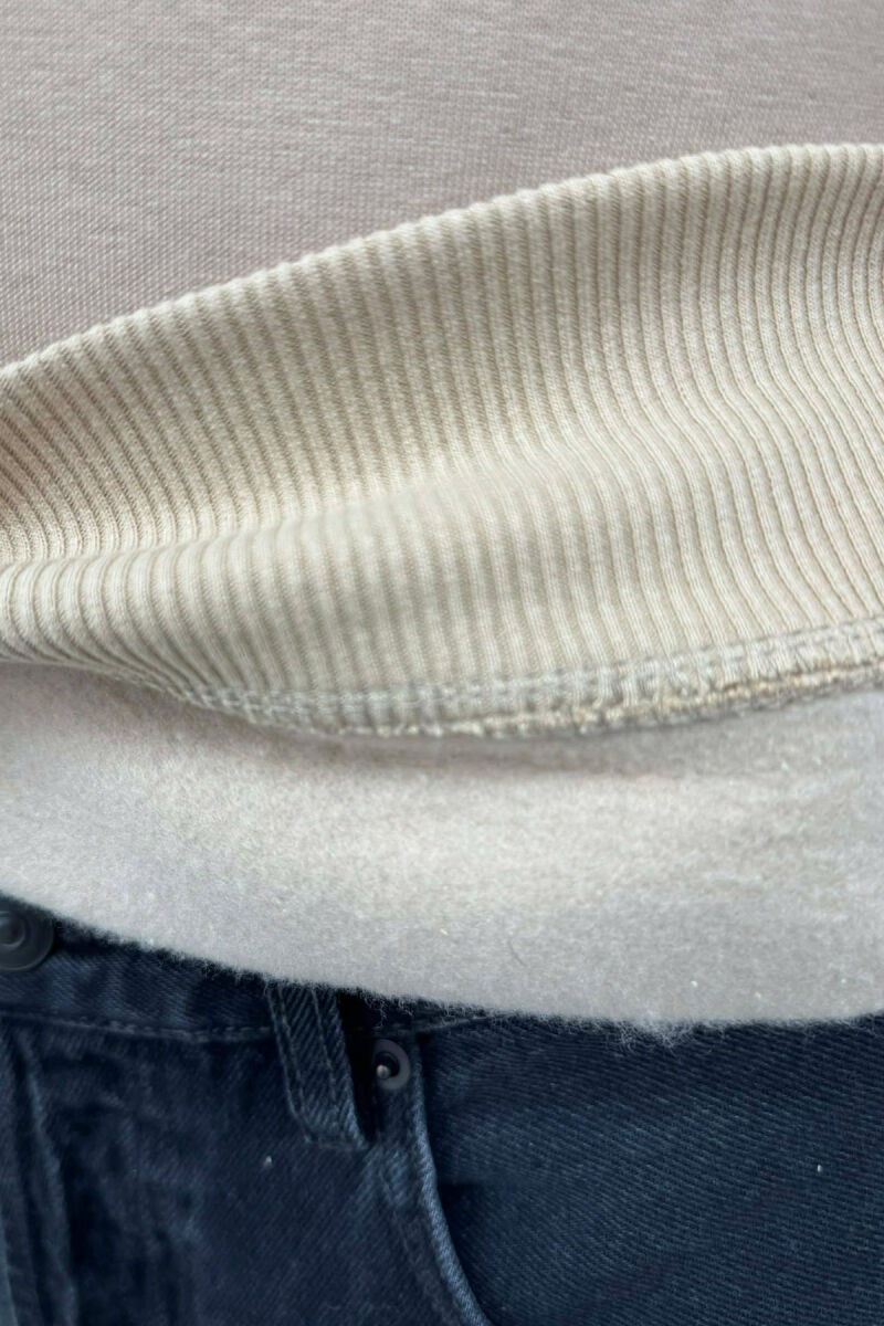 HOODIE ME PUSH SHKRIM PARA DHE ME DIZAJN MBRAPA PËR MESHKUJ NË NGJYRE BEZHE - 5