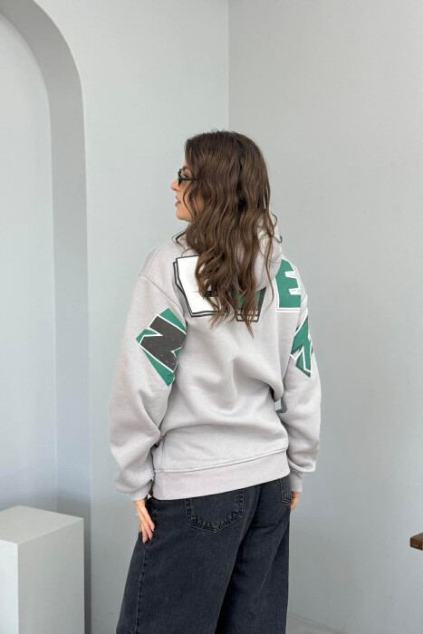 HOODIE ME PUSH ME SHKRIME NE PJESEN E PASME PER FEMRA NE NGJYRE GRI - 2