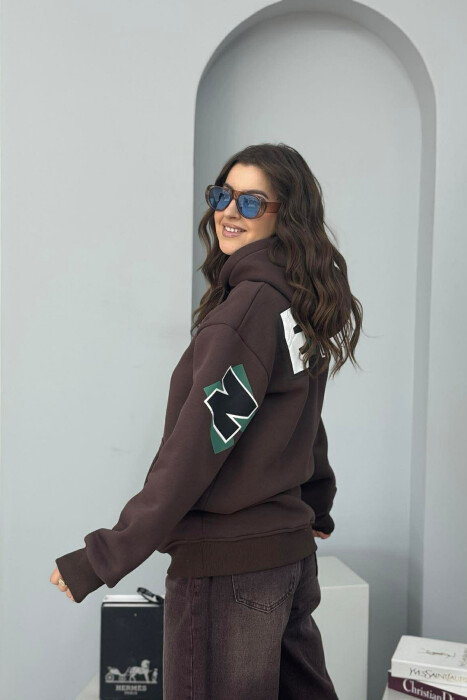 HOODIE ME PUSH ME SHKRIME NE PJESEN E PASME PER FEMRA NE NGJYRE KAFE TE ERRET - 2