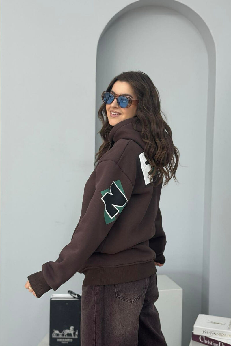 HOODIE ME PUSH ME SHKRIME NE PJESEN E PASME PER FEMRA NE NGJYRE KAFE TE ERRET - 2