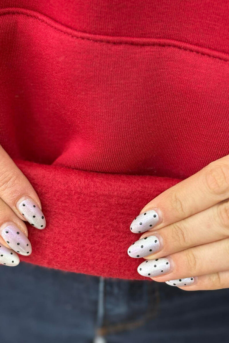 HOODIE ME PUSH ME SHKRIME NE PJESEN E PASME PER FEMRA NE NGJYRE VISHNJE - 4