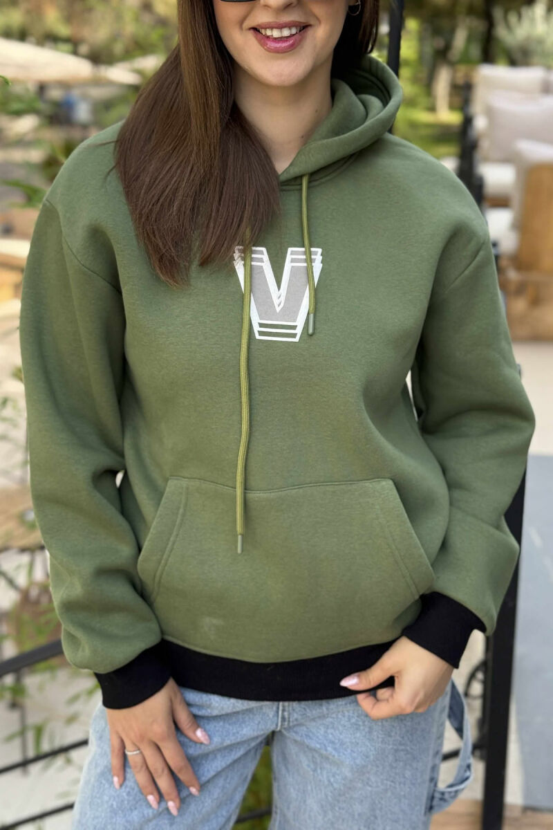 HOODIE ME PUSH ME SHKRIME NË PJESEN E PASME PËR FEMRA NË NGJYRËN JESHILE&E ZEZË - 5