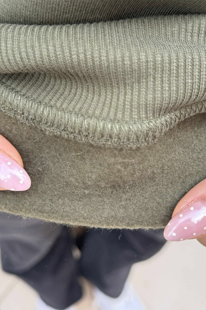 HOODIE ME PUSH NJËNGJYRËSHE DHE DIZANJ MBRAPA PËR FEMRA NË NGJYRËN JESHILE - 4