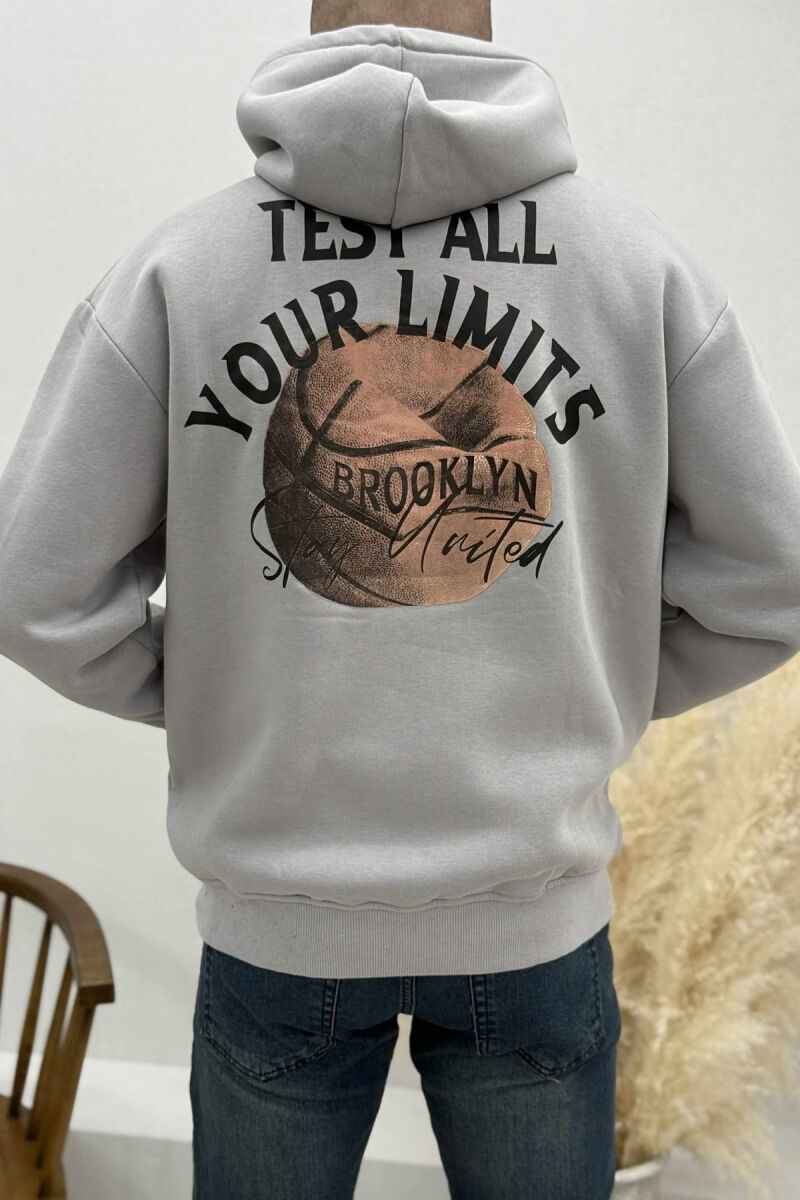 HOODIE ME PUSH NJËNGJYRËSHE DHE ME DIZANJ BASKETBOLL MBRAPA PËR MESHKUJ NË NGJYRËN GRI - 4