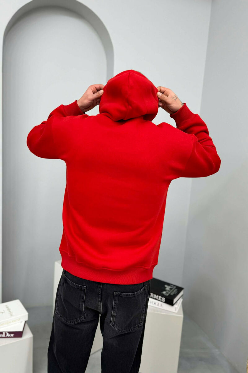 HOODIE ME PUSH NJËNGJYRËSHE DHE ME SHKRIM PARA PËR MESHKUJ NË NGJYRE TE KUQE - 4