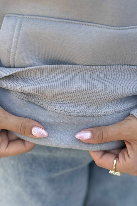 HOODIE ME PUSH NJËNGJYRËSHE DHE ME SHKRIM TË VOGËL PARA PËR FEMRA NË NGJYRËN GRI TË ZBARDHUR - 5