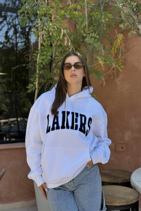 HOODIE ME PUSH NJËNGJYRËSHE DHE ME SHKRIM PARA PËR FEMRA NË NGJYRËN E BARDHË - 2