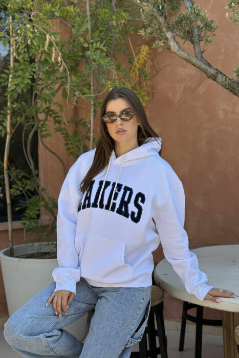 HOODIE ME PUSH NJËNGJYRËSHE DHE ME SHKRIM PARA PËR FEMRA NË NGJYRËN E BARDHË - KLAUDIO FASHION