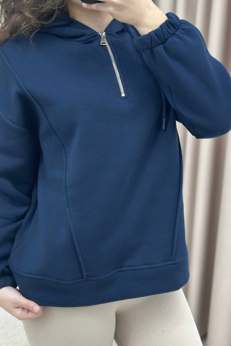 HOODIE ME PUSH PËR FEMRA NË NGJYRËN BLU E ERRËT - 4